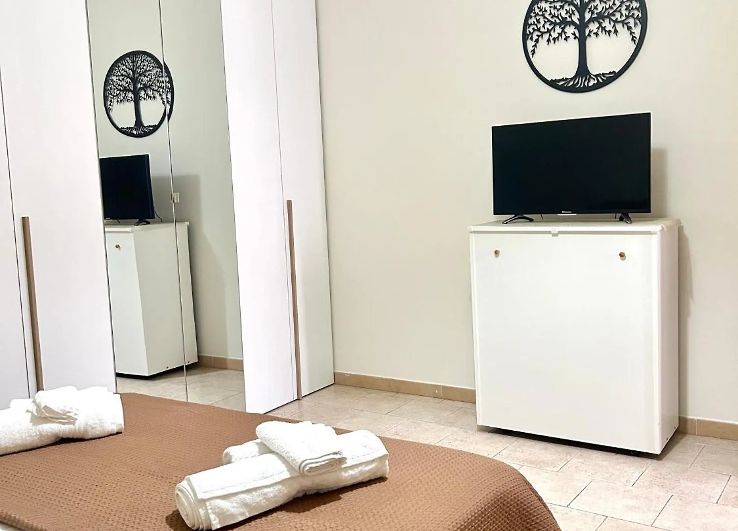 Villa De Amicis Aeroporto di Catania Fontana Rossa Italia